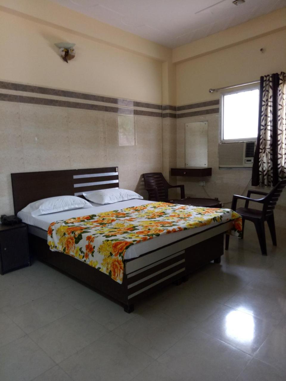 Kanchan Palace Vrindāvan Extérieur photo